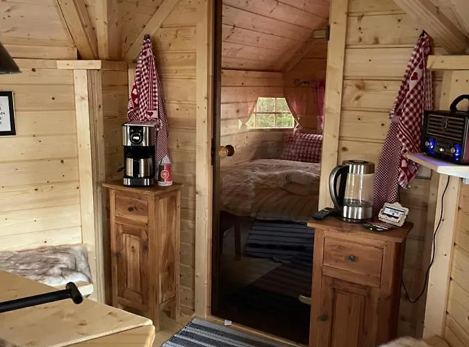 Luxe tent Grillkota Holzhuette