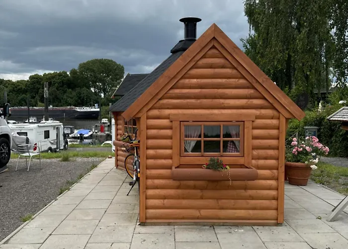 Luxe tent Grillkota Holzhuette *